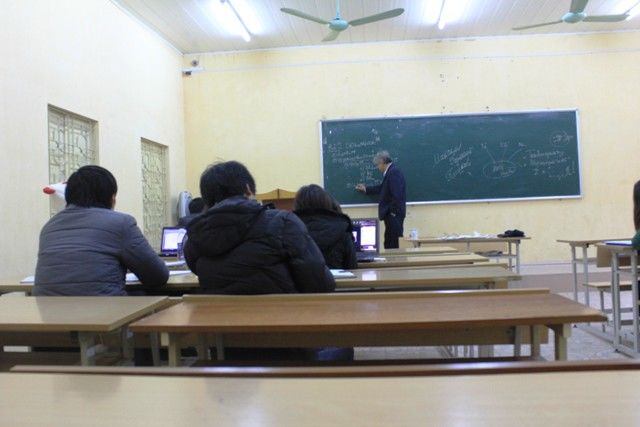 Chưa tết nhưng giảng đường đã hết sinh viên